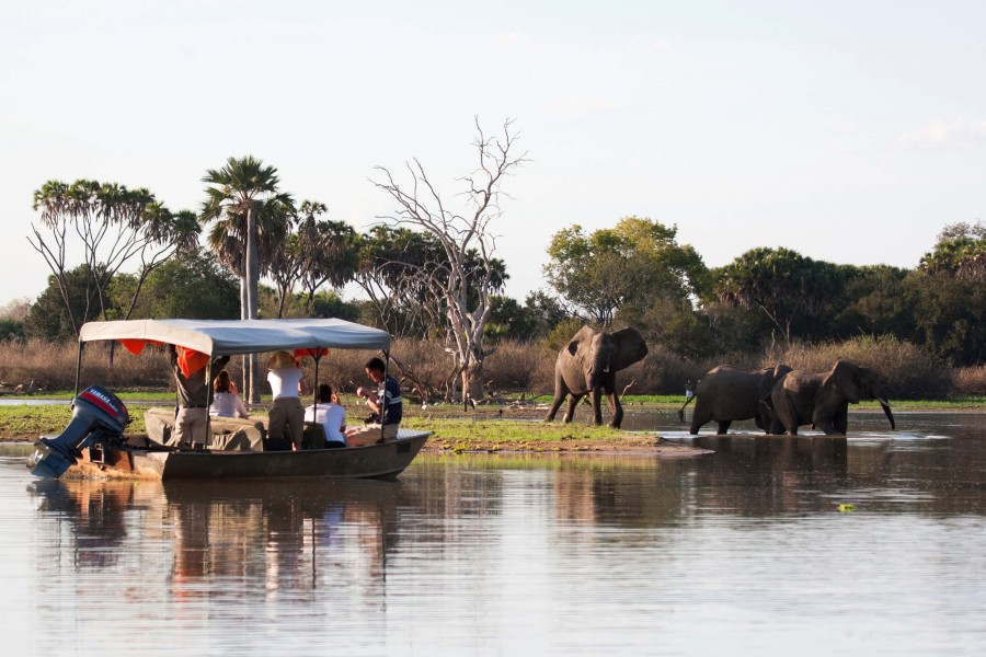 boat safari selous